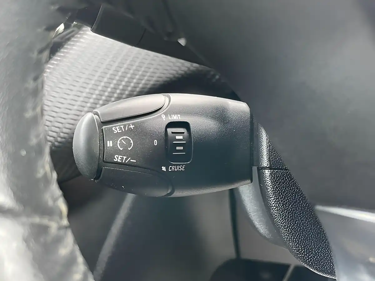 Used 2015 Peugeot 208 Active White - Interior and Exterior details 20