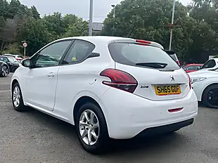 Used 2015 Peugeot 208 Active White - Interior and Exterior details 4