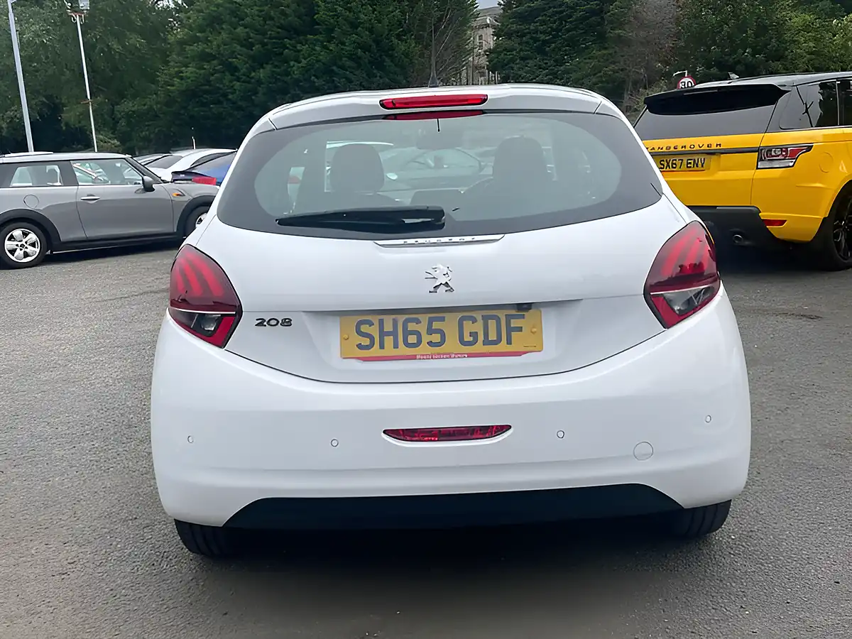 Used 2015 Peugeot 208 Active White - Interior and Exterior details 5