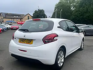 Used 2015 Peugeot 208 Active White - Interior and Exterior details 6