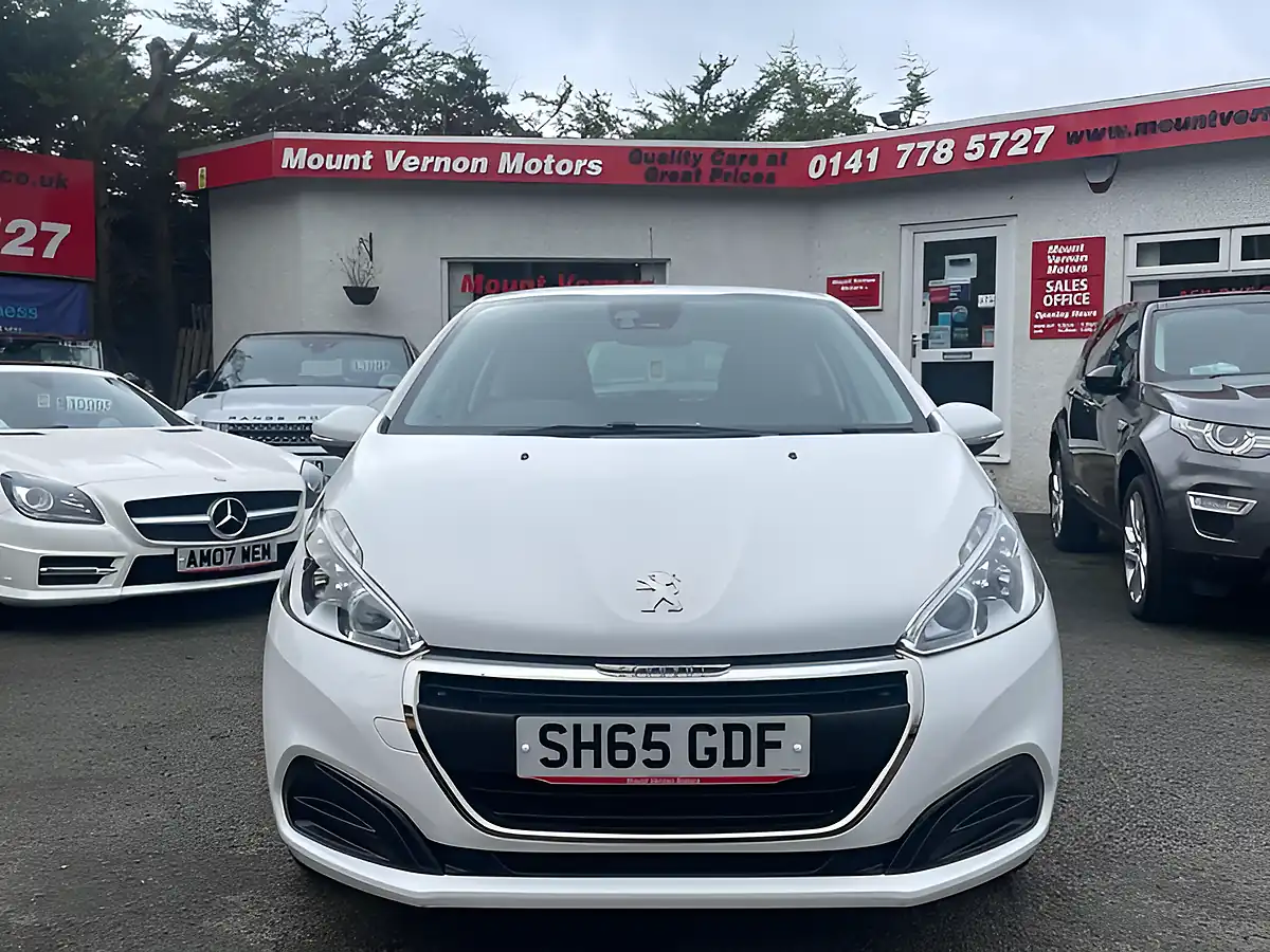 Used 2015 Peugeot 208 Active White - Interior and Exterior details 9