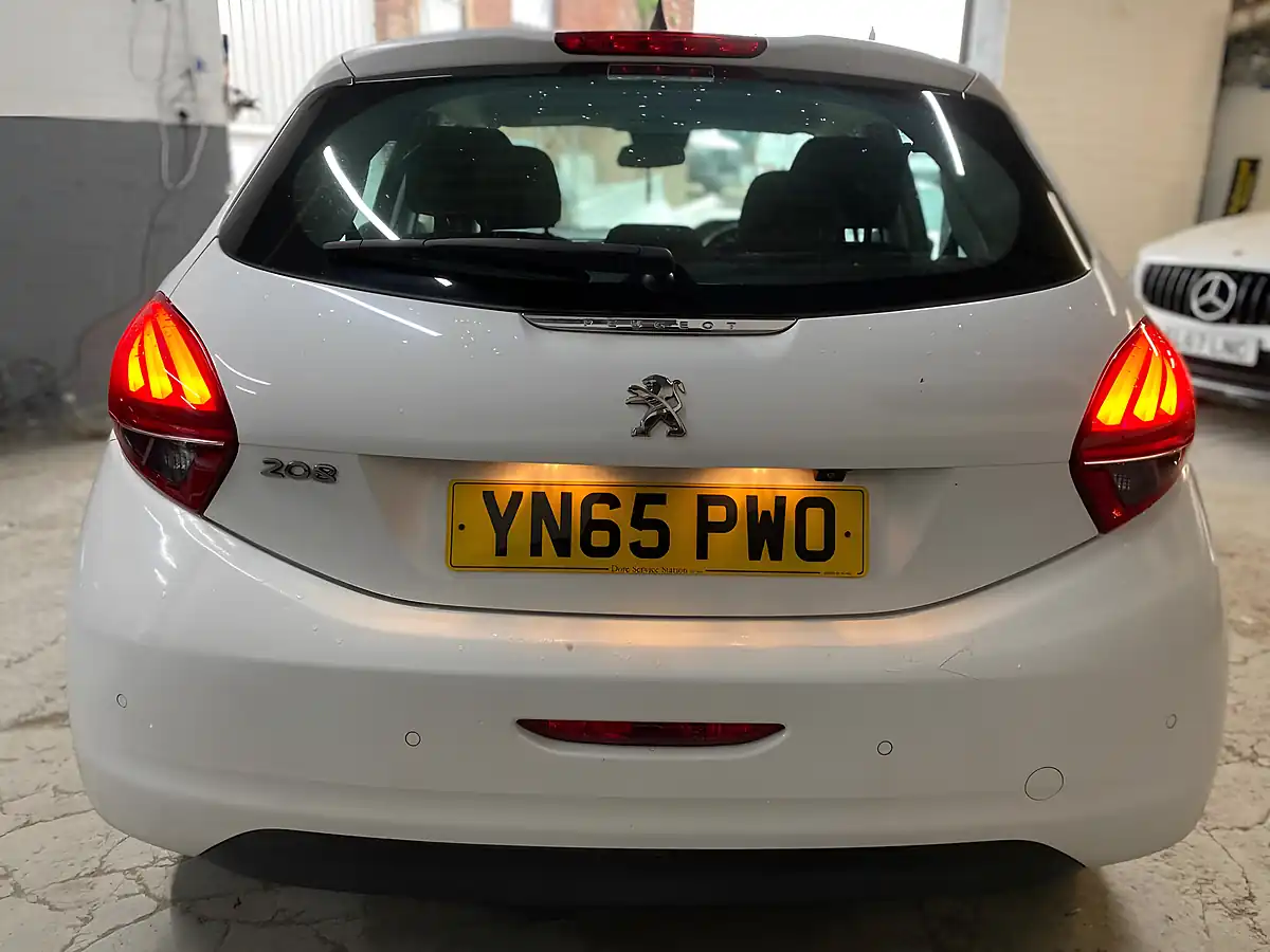 Used 2015 Peugeot 208 Active White - Interior and Exterior details 10