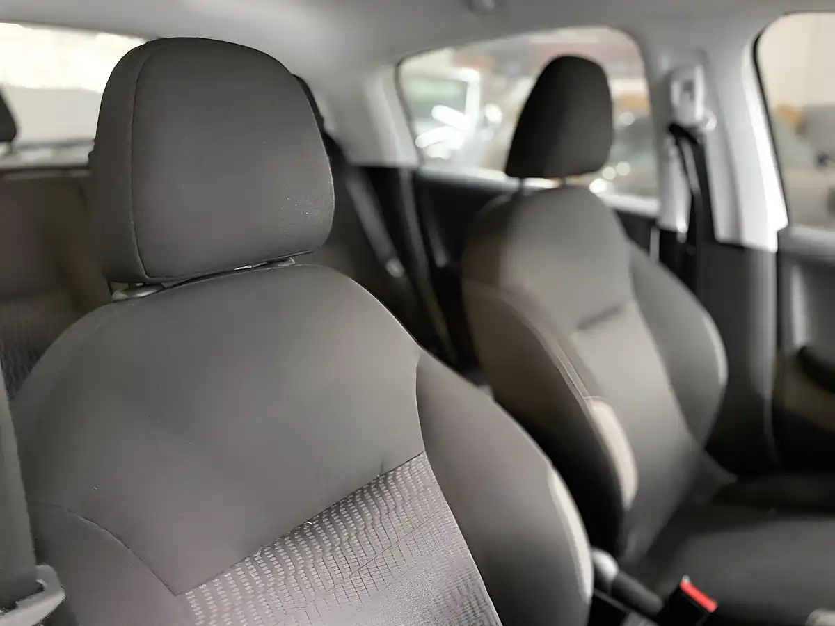 Used 2015 Peugeot 208 Active White - Interior and Exterior details 12
