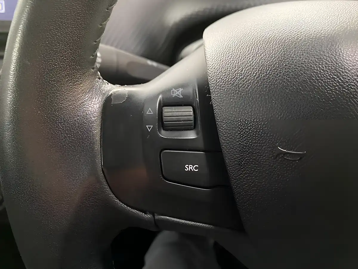 Used 2015 Peugeot 208 Active White - Interior and Exterior details 14