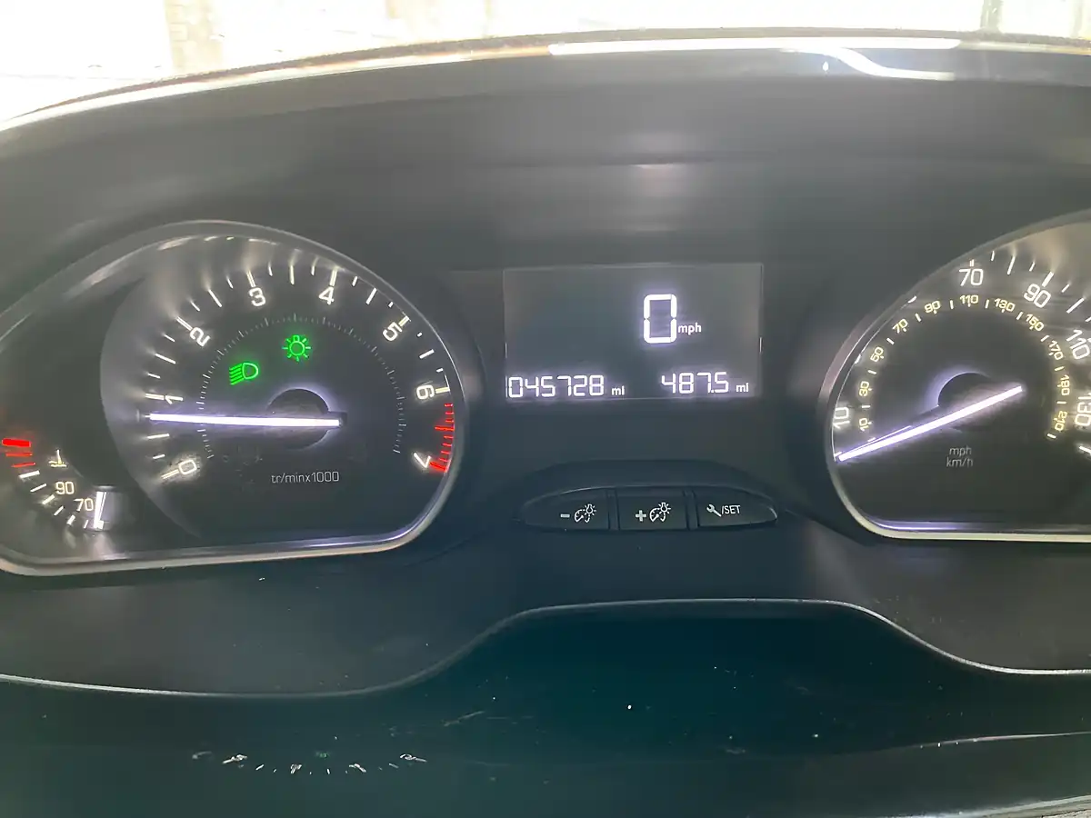 Used 2015 Peugeot 208 Active White - Interior and Exterior details 19