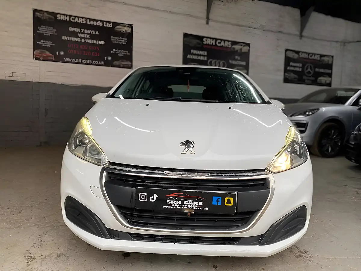 Used 2015 Peugeot 208 Active White - Interior and Exterior details 2