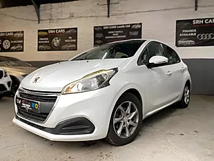 Used 2015 Peugeot 208 Active White - Interior and Exterior details 3