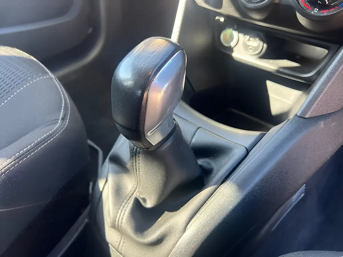 Used 2015 Peugeot 208 Allure Blue - Interior and Exterior details 10