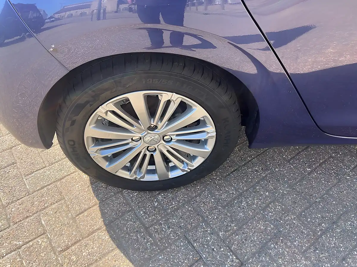 Used 2015 Peugeot 208 Allure Blue - Interior and Exterior details 14
