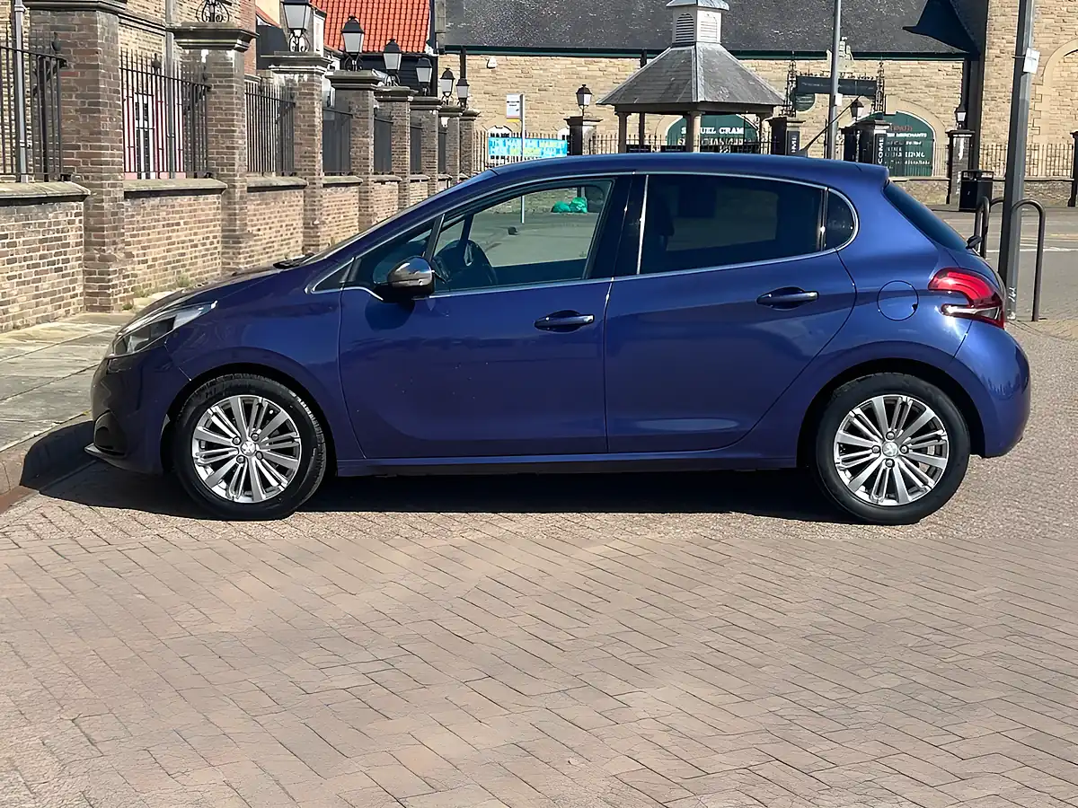 Used 2015 Peugeot 208 Allure Blue - Interior and Exterior details 15