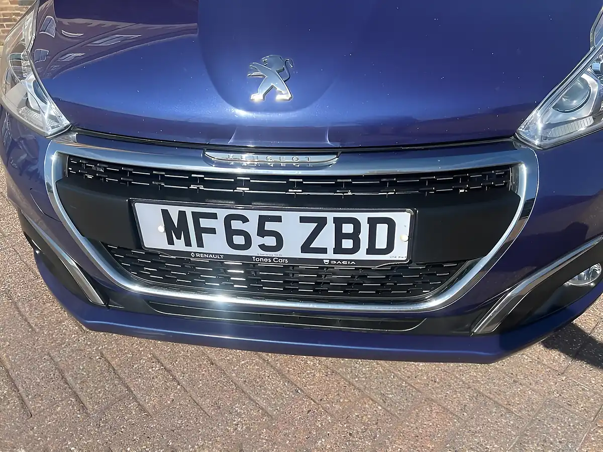 Used 2015 Peugeot 208 Allure Blue - Interior and Exterior details 4