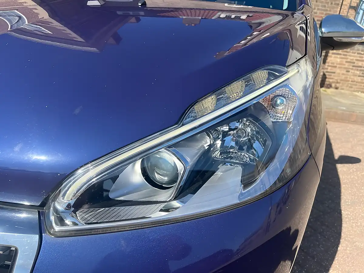 Used 2015 Peugeot 208 Allure Blue - Interior and Exterior details 5