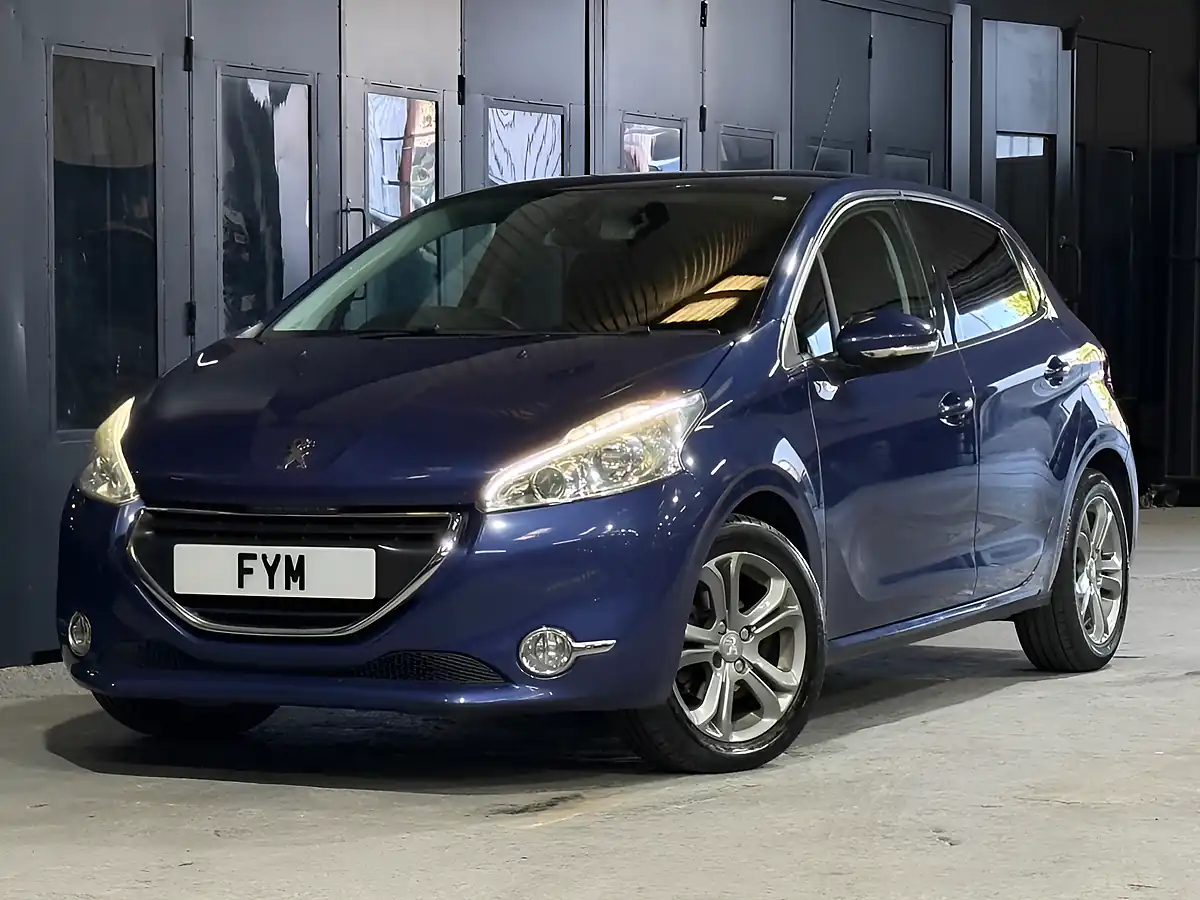 Used 2015 Peugeot 208 Allure Blue - Interior and Exterior details 19