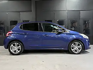 Used 2015 Peugeot 208 Allure Blue - Interior and Exterior details 4
