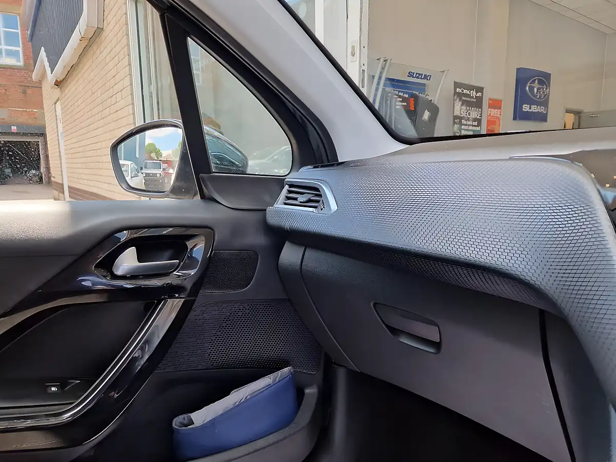 Used 2015 Peugeot 208 Allure Grey - Interior and Exterior details 20