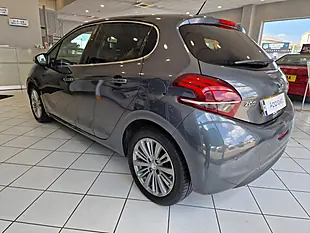Used 2015 Peugeot 208 Allure Grey - Interior and Exterior details 4