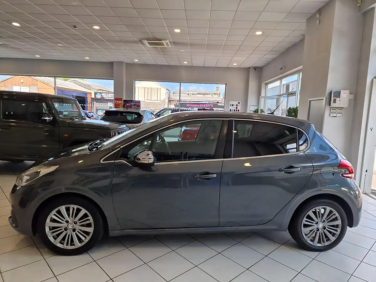 Used 2015 Peugeot 208 Allure Grey - Interior and Exterior details 6