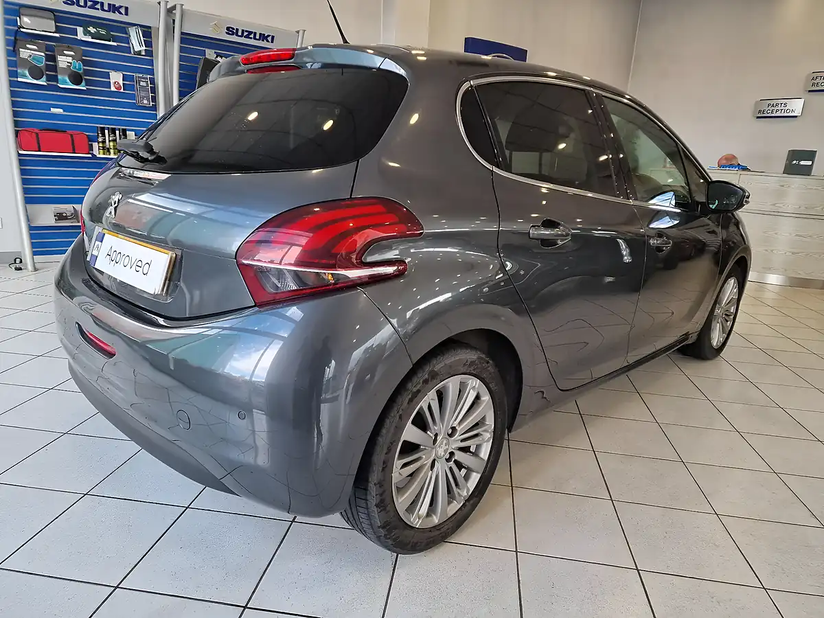 Used 2015 Peugeot 208 Allure Grey - Interior and Exterior details 9