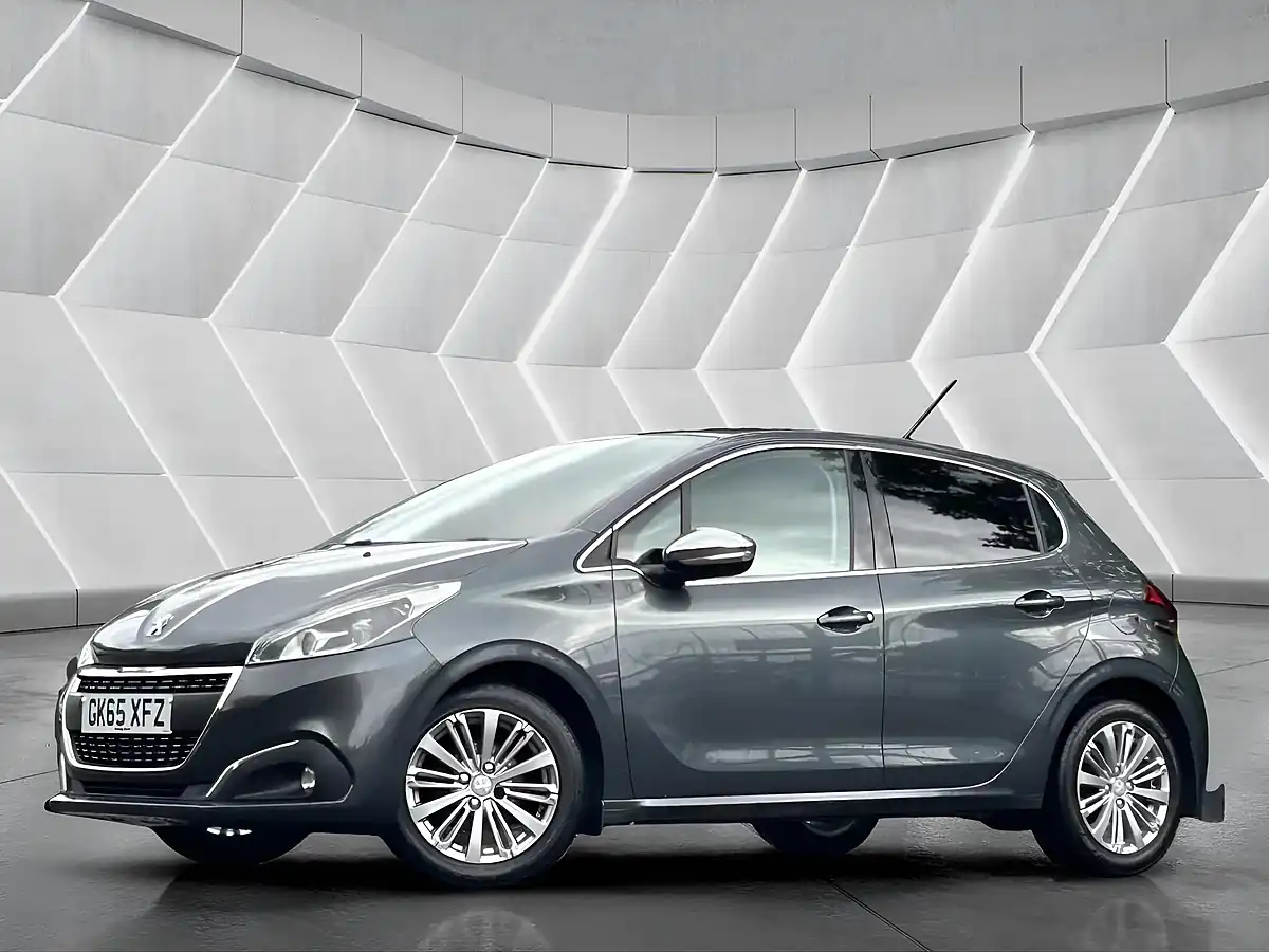 Used 2015 Peugeot 208 Allure Grey - Front View
