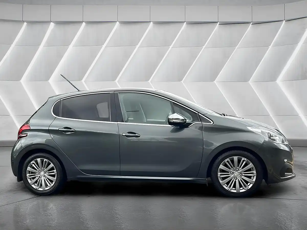 Used 2015 Peugeot 208 Allure Grey - Interior and Exterior details 5