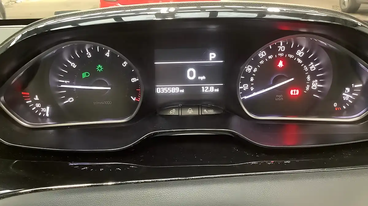 Used 2015 Peugeot 208 Allure Grey - Interior and Exterior details 10