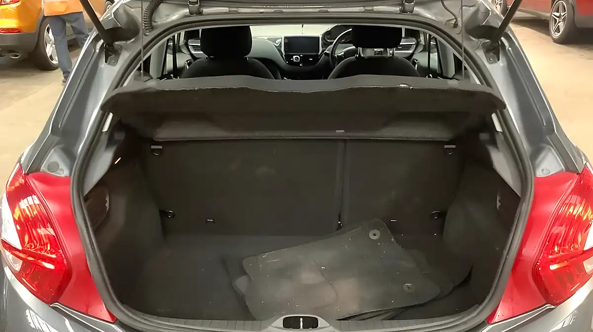 Used 2015 Peugeot 208 Allure Grey - Interior and Exterior details 6