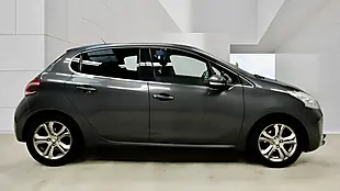 Used 2015 Peugeot 208 Allure Grey - Interior and Exterior details 8