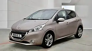 Used 2015 Peugeot 208 Allure Pink - Interior and Exterior details 3