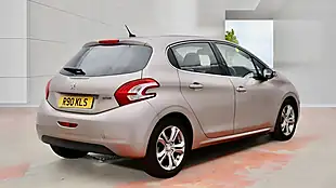 Used 2015 Peugeot 208 Allure Pink - Interior and Exterior details 8