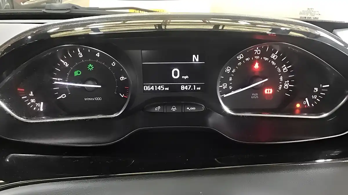 Used 2015 Peugeot 208 Allure Red - Interior and Exterior details 10