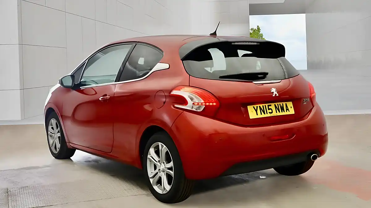 Used 2015 Peugeot 208 Allure Red - Interior and Exterior details 5