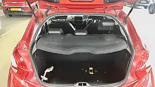 Used 2015 Peugeot 208 Allure Red - Interior and Exterior details 7