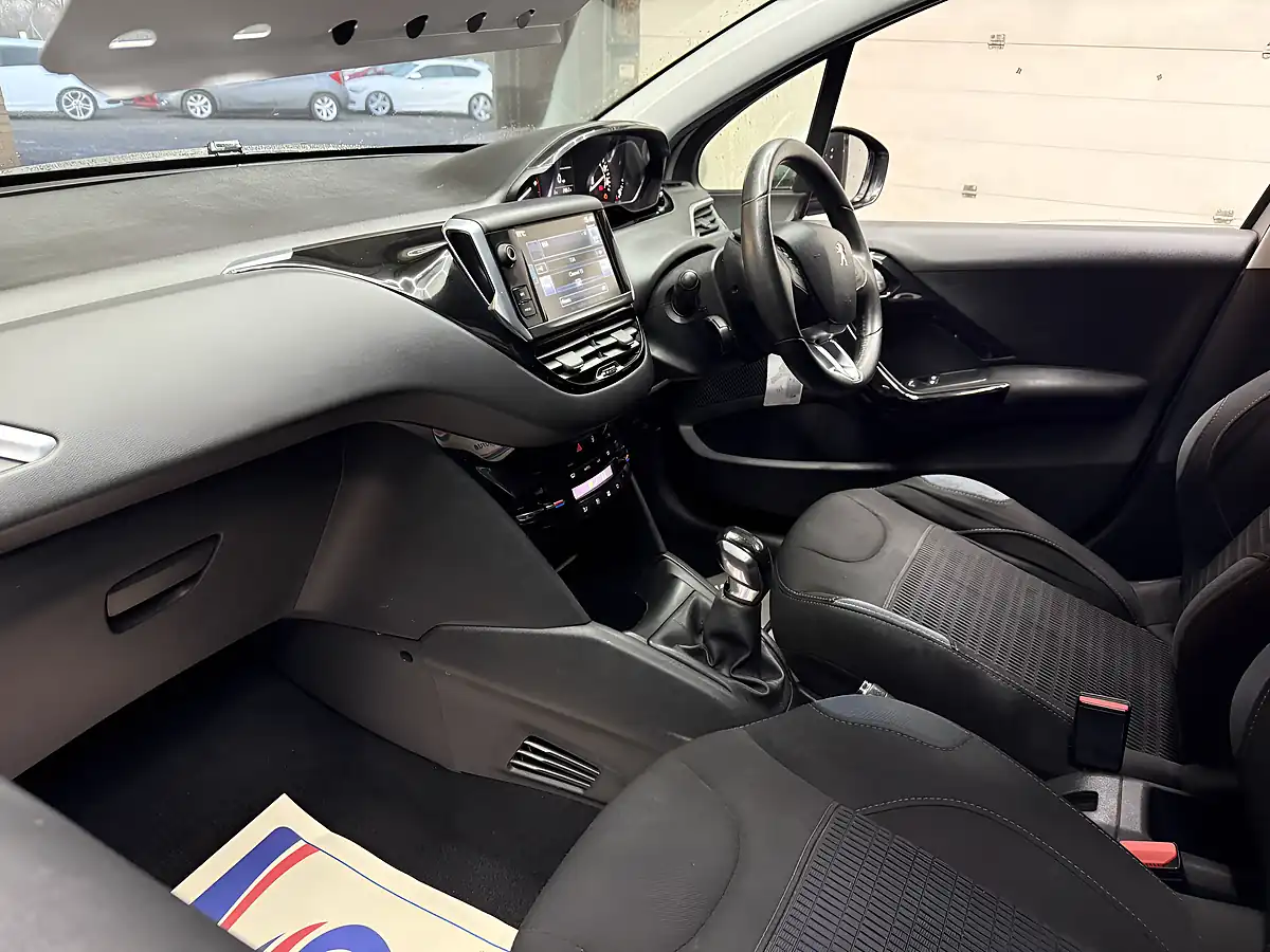 Used 2015 Peugeot 208 Allure Silver - Interior and Exterior details 10
