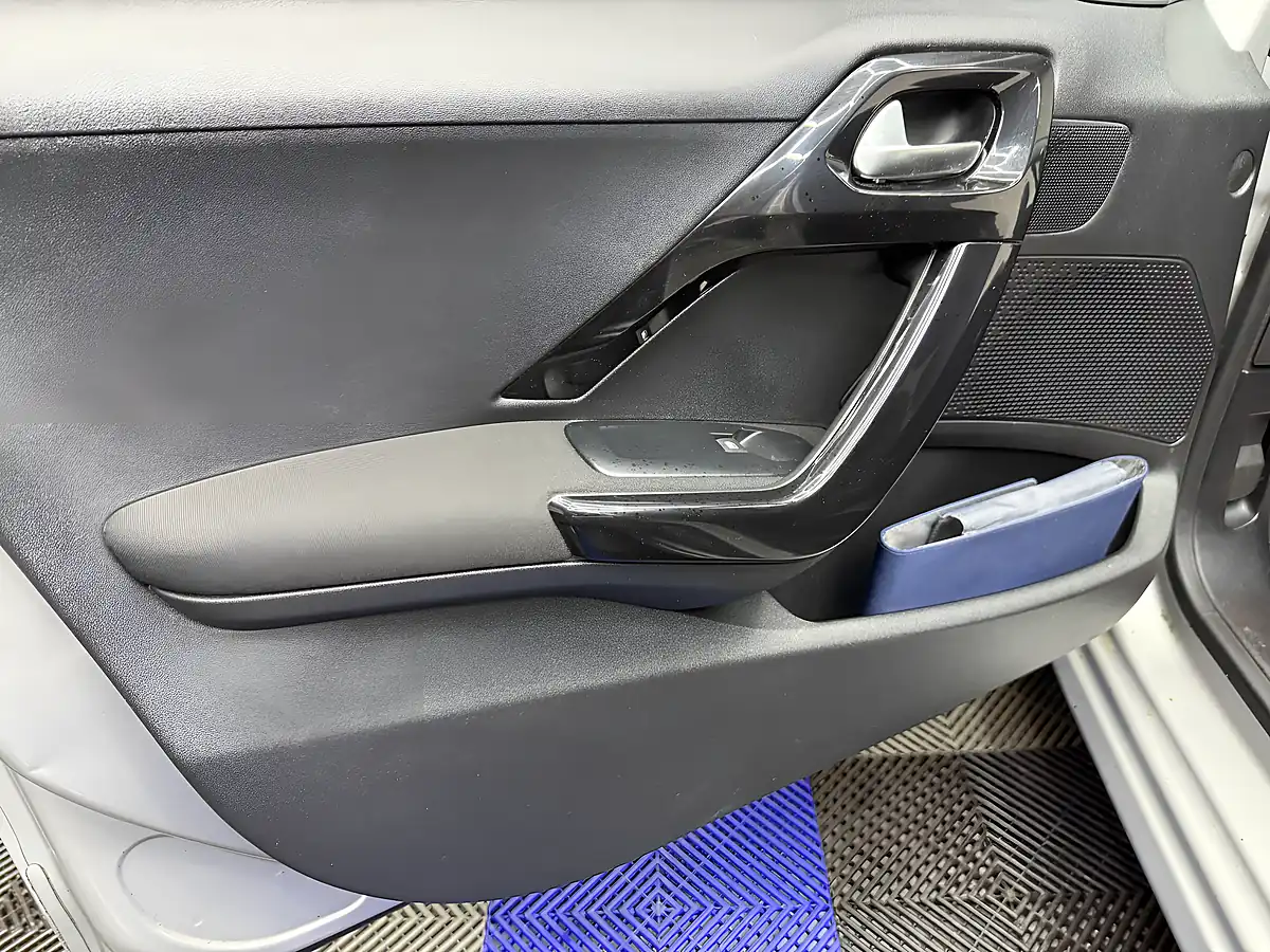 Used 2015 Peugeot 208 Allure Silver - Interior and Exterior details 12