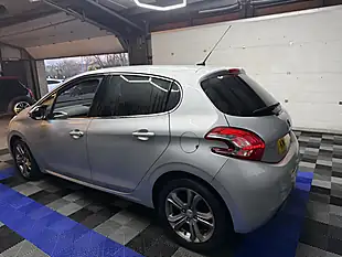 Used 2015 Peugeot 208 Allure Silver - Interior and Exterior details 7