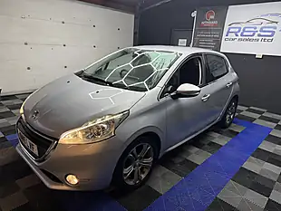 Used 2015 Peugeot 208 Allure Silver - Interior and Exterior details 8