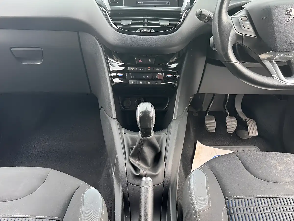 Used 2015 Peugeot 208 Allure Silver - Interior and Exterior details 12