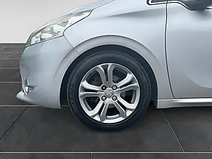 Used 2015 Peugeot 208 Allure Silver - Interior and Exterior details 9