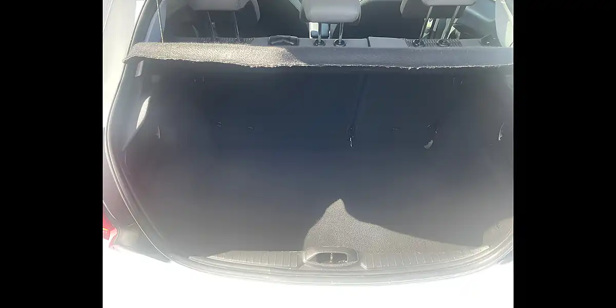 Used 2015 Peugeot 208 Allure White - Interior and Exterior details 11