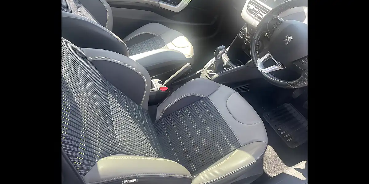 Used 2015 Peugeot 208 Allure White - Interior and Exterior details 12