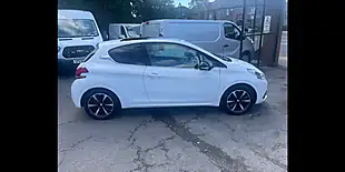 Used 2015 Peugeot 208 Allure White - Interior and Exterior details 3