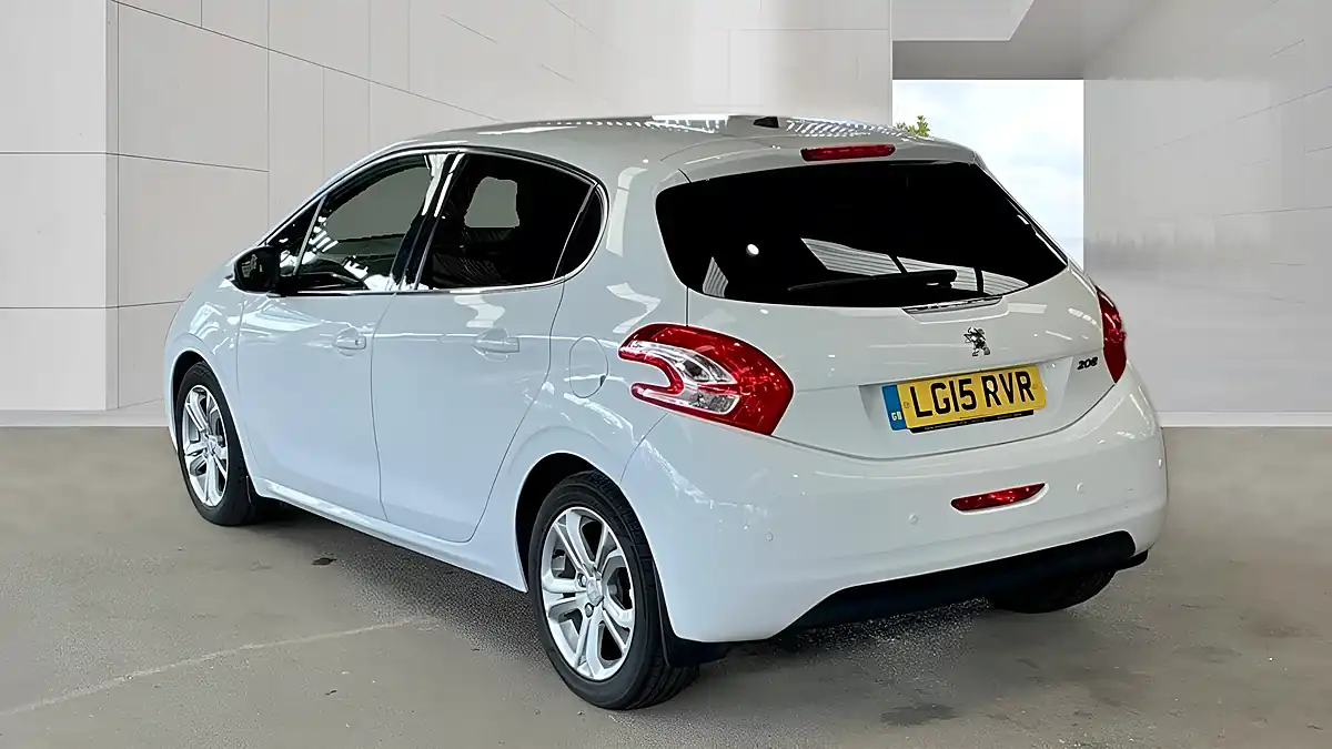 Used 2015 Peugeot 208 Allure White - Interior and Exterior details 4