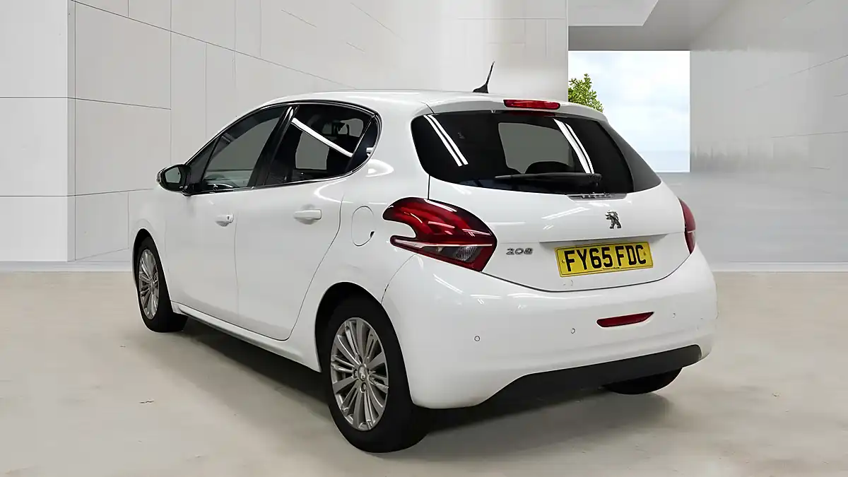 Used 2015 Peugeot 208 Allure White - Interior and Exterior details 4