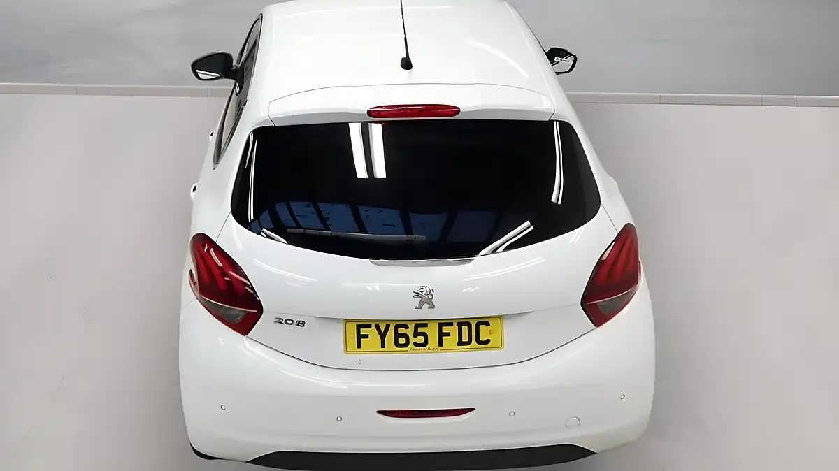 Used 2015 Peugeot 208 Allure White - Interior and Exterior details 5