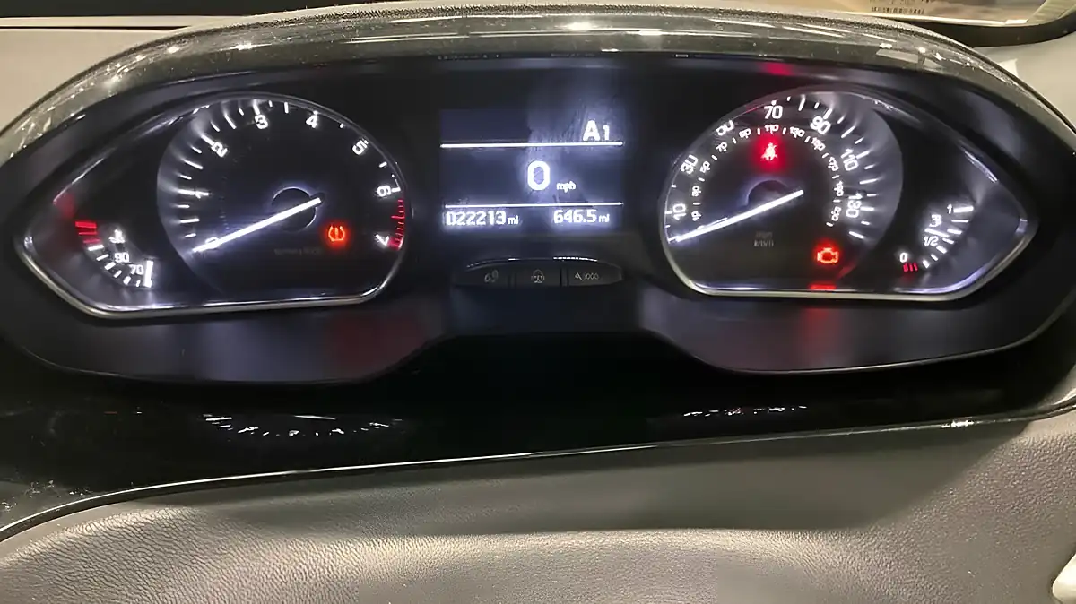 Used 2015 Peugeot 208 Allure White - Interior and Exterior details 10