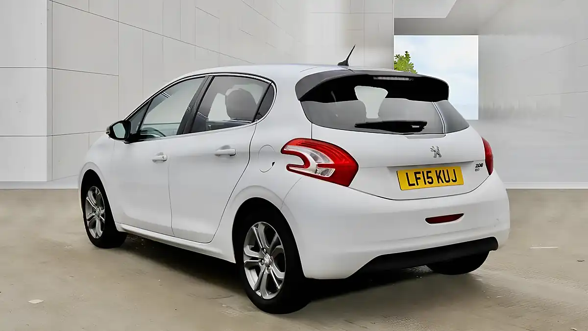 Used 2015 Peugeot 208 Allure White - Interior and Exterior details 5