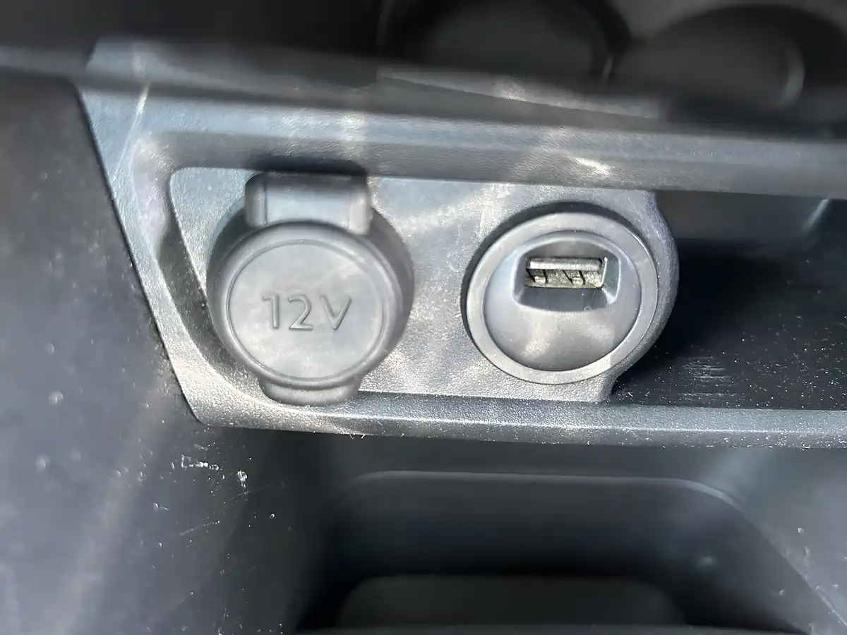 Used 2015 Peugeot 208 Blue - Interior and Exterior details 9