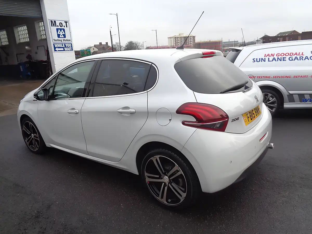 Used 2015 Peugeot 208 GT Line - Interior and Exterior details 5