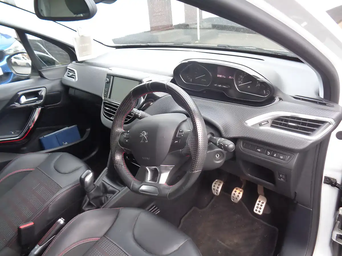 Used 2015 Peugeot 208 GT Line - Interior and Exterior details 7
