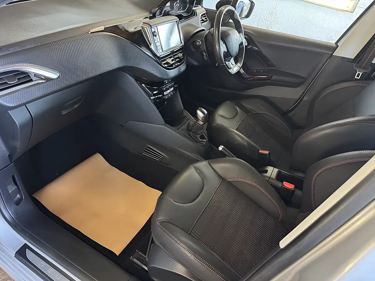 Used 2015 Peugeot 208 GT Line Silver - Interior and Exterior details 10